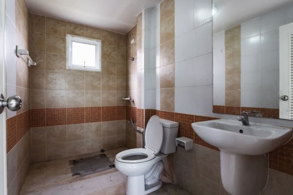 don't let a poorly designed bathroom